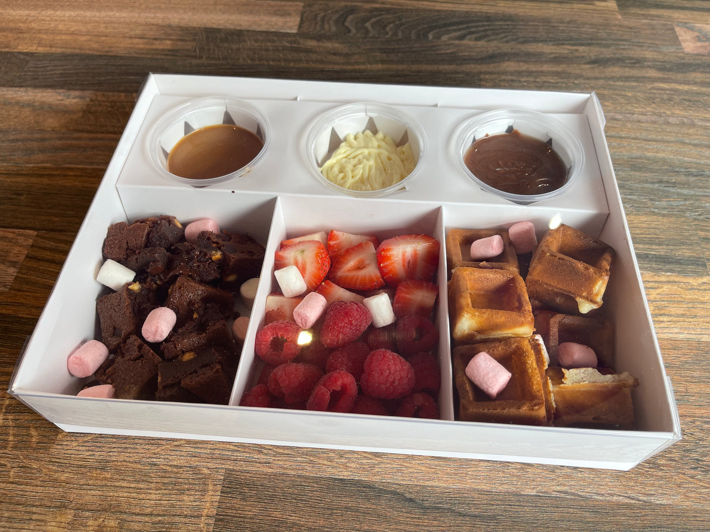 Clear Lid Fondue/Dipping Box 3 section - 26x20x5cm