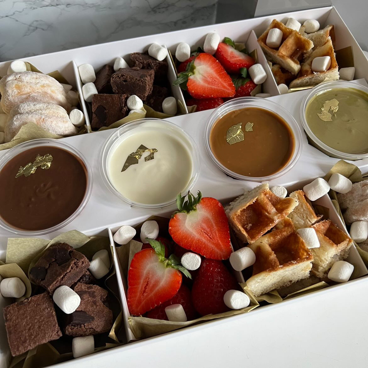 Clear Lid Fondue/Dipping Box with Christmas Sleeve