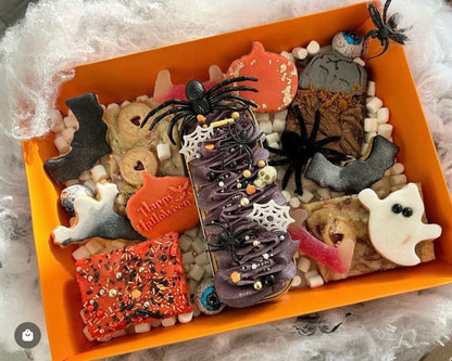 Clear Lid Box with Orange Halloween Sleeve - 26 x 20 x 5cm