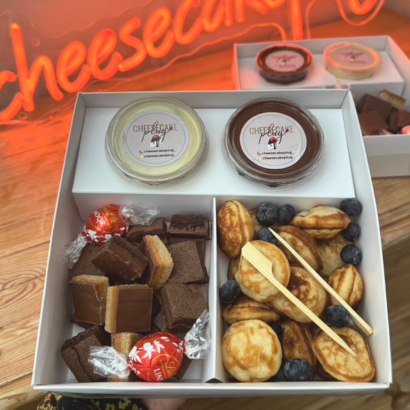 Clear Lid Small 2-Section Fondue/Dipping Box - 20x20x6cm – Sweet Treats ...