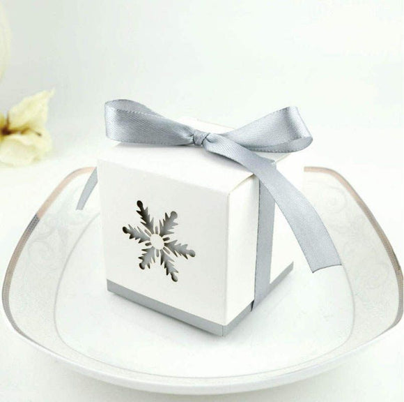 Christmas Snowflake favour box with ribbon