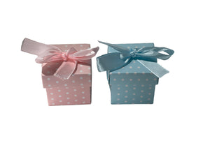 Small cube favour box with ribbon